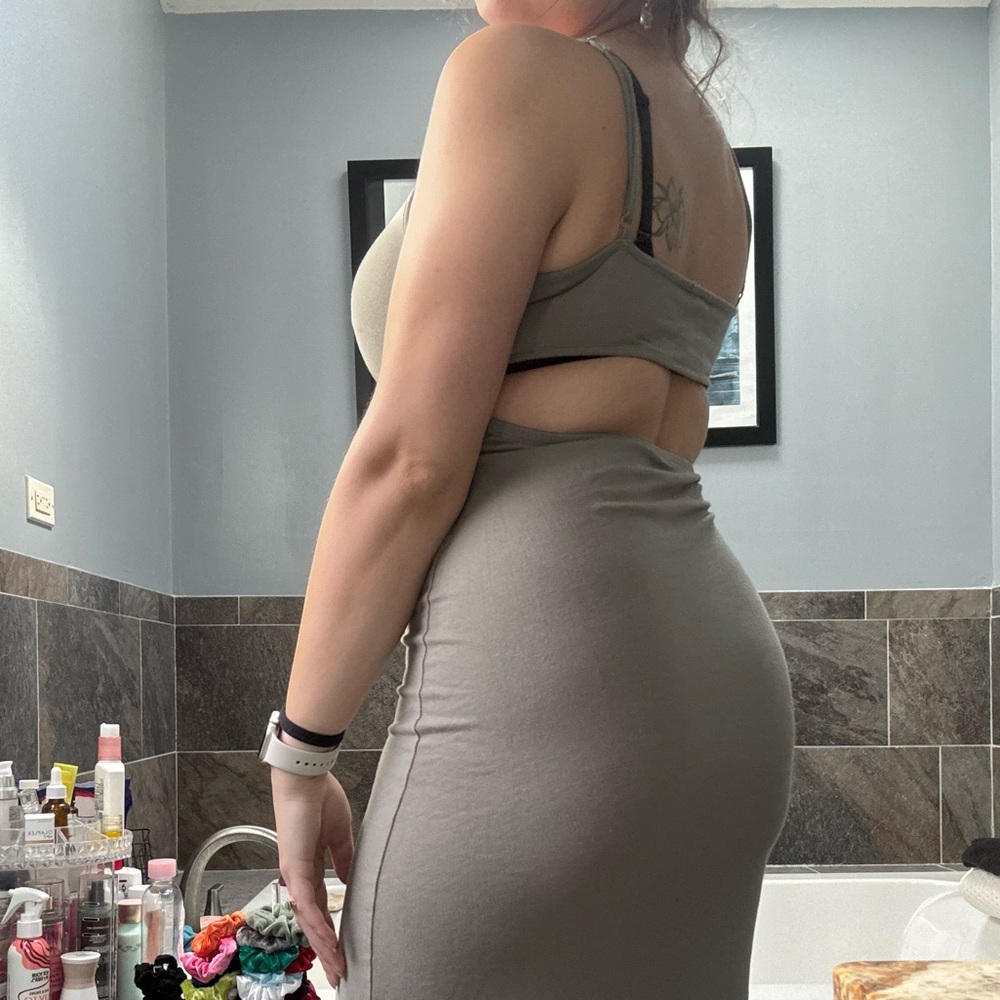 L Sage Green Open Back Body-Con Maxi Dress